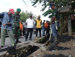Bersih-bersih di Jl. Belimbing, Semoga tidak Banjir