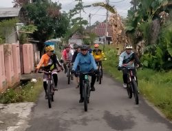 Pj Wali Kota Naik Sepeda Blusukan Pantau TPI hingga Sungai