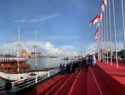 Wali Kota Makassar Lantik 200 Lebih Pejabat Pemkot Makassar di Atas Kapal Pinisi, Danny Pomanto: Jangan Sia-siakan Amanah Ini