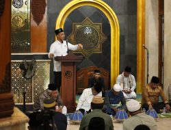 Rektor IAIN Sampaikan Hikmah Isra Mikra di Masjid Agung Palopo