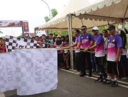 Kapolres Luwu Utara dan Ketua Bhayangkari Cabang Luwu Utara Memeriahkan KPU Fun Run 5K