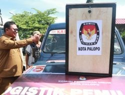 Pj. Wali Kota Palopo  Lepas Distribusi  Logistik Pemilu