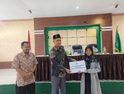 Harumkan Nama Kampus Juara 3 Qiroat MTQ Kabupaten Luwu, Rektor IAIN Beri Reward Mahasiswi Berprestasi