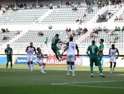 Gol PSM Digagalkan Tiang Gawang, Tim Juku Eja Ditahan 0-0 Persebaya
