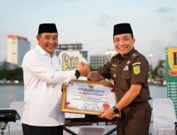 Leonard Simanjuntak Pamit Pindah Tugas, Pj Gubernur Sulsel Berikan Penghargaan