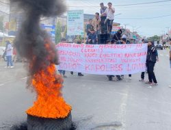 Diduga Kriminalisasi Mantan Kades,  Aliansi Mahasiswa Demo Polres