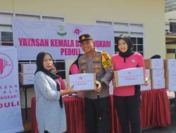 Peringati HUT Yayasan Kemala Bhayangkari Cabang Palopo Ke-44, Polres Gelar Pasar Murah