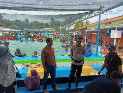 Objek Wisata AMT Water Park di Desa Sumberdadi, Kecamatan Tanalili, Kabupaten Luwu Utara Ramai Dikunjungi, Bhabinkamtibmas Polsek Bone Bone Berikan Rasa Aman