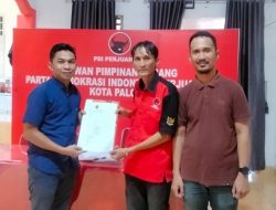 FKJ Balon Wali Kota Palopo Pertama Ambil Formulir di PDI Perjuangan