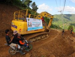 Alat Berat PT. Vale Buka Akses Terisolir di Desa Poringan Suli Barat