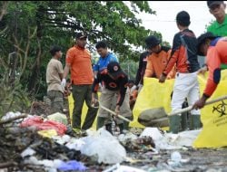Dipimpin Langsung Pj Wali Kota Palopo,  Empat Dinas Keroyok Bersihkan Sampah