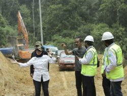 Ruas Jalan ke Kecamatan Seko Sepanjang 15,45 Km Ditarget Tuntas Tahun Ini