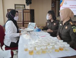 Pastikan Pegawai Bebas Narkoba, Kejati Sulsel Gandeng BNN Lakukan Tes Urine