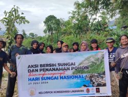 Peringati Hari Sungai, KK Lawarani Bersih-bersih Sungai Murante Sekaligus Tanam Pohon