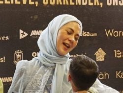 Paula Verhoeven Makin Serius Belajar Agama, Kini Mengenakan Hijab