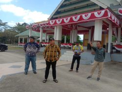 Plt Sekda Baharuddin Tinjau Lokasi Upacara Peringatan HUT Kemerdekaan RI ke-79 di Lapangan Tamsis Masamba