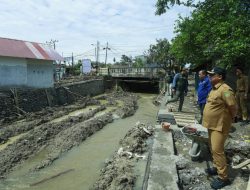 Pj Wali Kota Tinjau Langsung Normalisasi Sungai dan Pekerjaan Talud