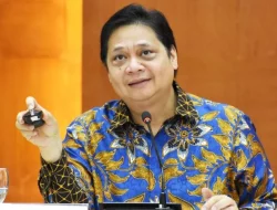 Pengamat: Tekanan Political Ghost Tak Mampu Dibendung Airlangga Sehingga Mundur Mendadak dari Ketum Golkar Jelang Pilkada