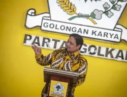 Airlangga Mundur dari Ketum Golkar Padahal Catatkan Prestasi di Pileg 2024, Ada Apa?