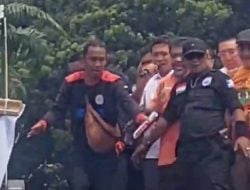 Ditimpuki Botol Peserta Aksi, Ini Jawaban Ngeles Habiburokhman: Tidak Ada Pengesahan RUU Pilkada