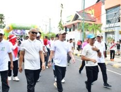 Pj Wali Kota Firmanza Ramaikan Jalan Santai Serentak Sambut HUT Sulsel, Star di Titik Nol Kilometer Palopo