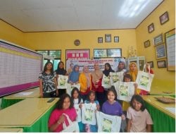 LP2M UNM Gagas Pembuatan Eco Bag dari Kain Blacu di Marioriawa Kabupaten Soppeng