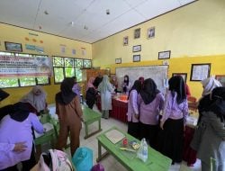 Peningkatan Pendapatan Keluarga Melalui Pemberdayaan Ibu Rumah Tangga dan Remaja Putri Dalam Pembuatan Mochi Substitusi Kacang Hijau di Soppeng