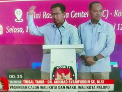 Keren, Trisal-Akhmad Mengutip Pepatah Bijak Menggunakan Bahasa Inggris