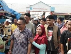 Sambangi Pasar Sentral Bonebone, Abang Fauzi Diserbu Emak-Emak dan Minta Foto Bersama