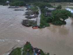 Banjir Sulsel Meluas, Tim Basarnas Berpacu dengan Waktu