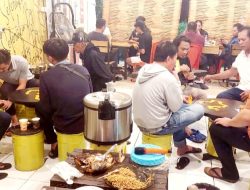 Pesta Kembang Api dan Pertandingan Domino Meriahkan Acara Malam Tutup Tahun 2024 di Virendy Cafe