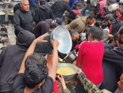 DMI Bagikan Makanan Siap Saji dan Air Bersih kepada Pengungsi Palestina di Gaza