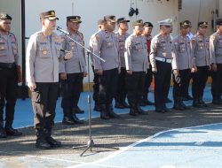 Pagi Pimpin Apel, Sore Kerahkan Pengamanan Demo