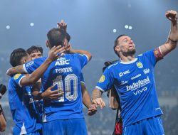 Persib Bandung Ukir Sejarah, Juara Liga 1 2025, Ini Profil Sang Juru Taktik