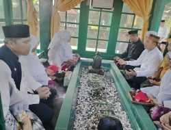 Bupati Ziarah keMakam Datu’ Pattimang