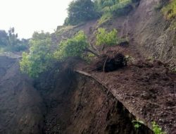 Longsor Jalan ke Ollon Bonggakaradeng, Wisatawan Diminta Hati-hati Melintas