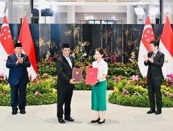 Mentan Amran Tanda Tangani MoU Kerjasama Keamanan Pangan dan Teknologi Pertanian dengan Singapura
