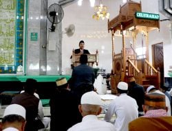 Masyarakat Lutra Semangat Berkurban