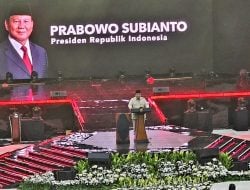 Di Hadapan Ribuan Kader PSI yang Memadati Euditorium UMS, Prabowo Akui Gajah Adalah Binatang Paling Disayanginya
