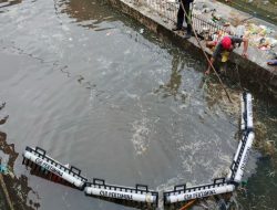 Pertamina Patra Niaga Sulawesi Wujudkan Lingkungan Bersih Lewat Trash Barrier Sungai Pasar Lakessi